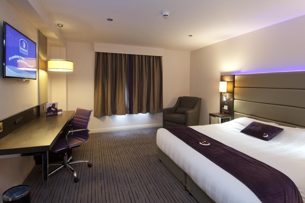 Premier Inn Oldham - Broadway المظهر الخارجي الصورة