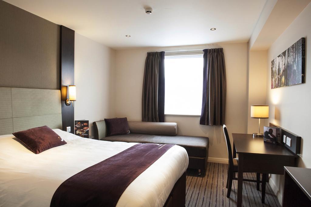 Premier Inn Oldham - Broadway المظهر الخارجي الصورة