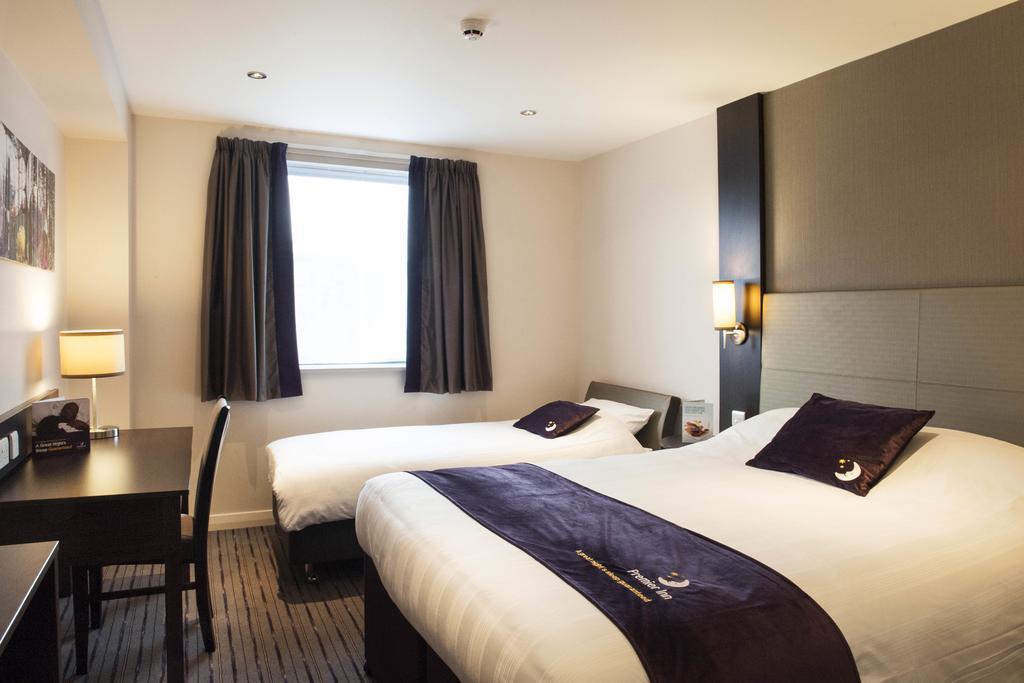 Premier Inn Oldham - Broadway المظهر الخارجي الصورة