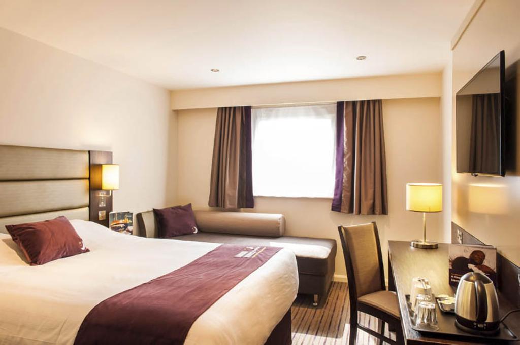 Premier Inn Oldham - Broadway المظهر الخارجي الصورة