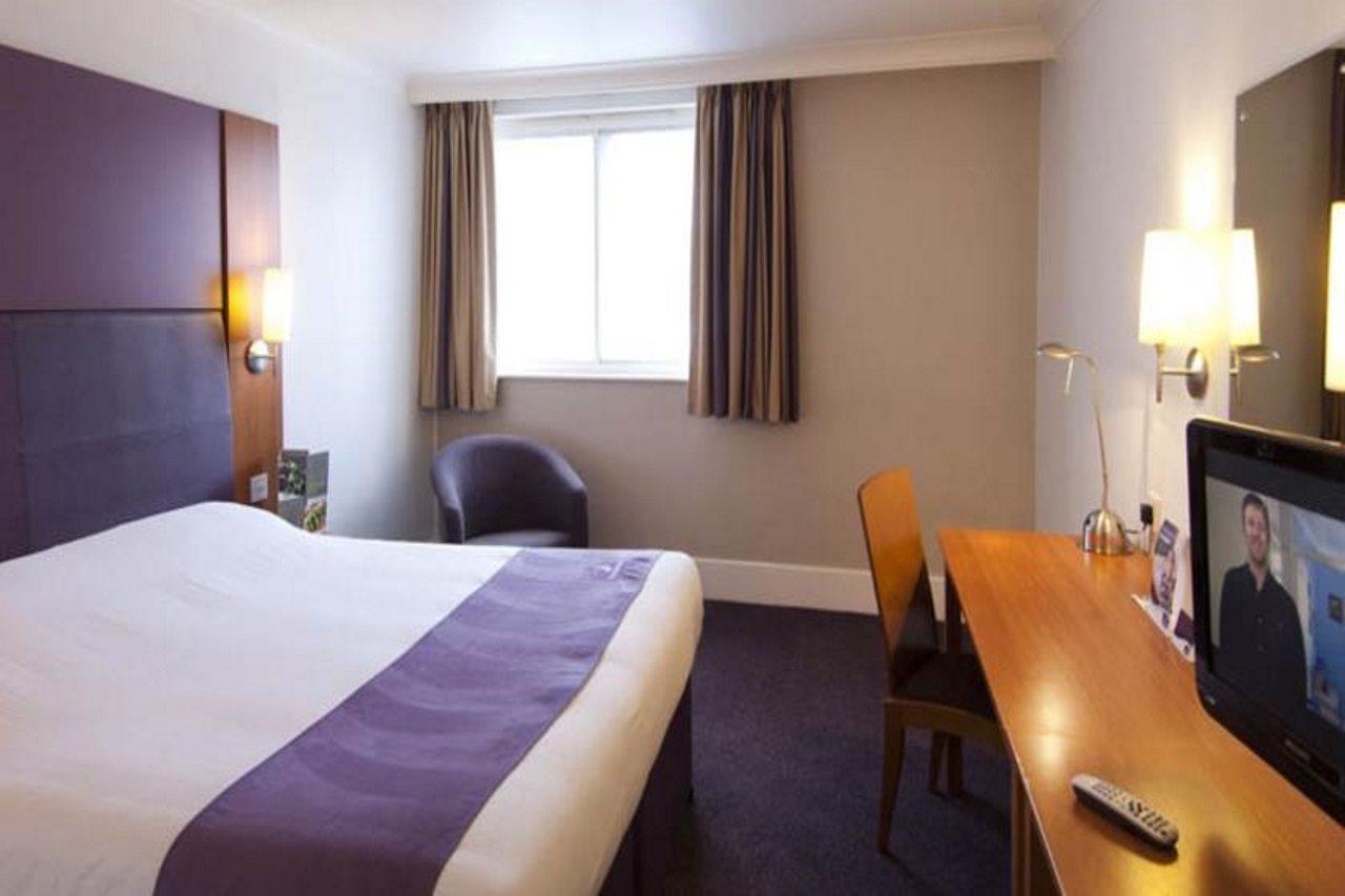 Premier Inn Oldham - Broadway المظهر الخارجي الصورة
