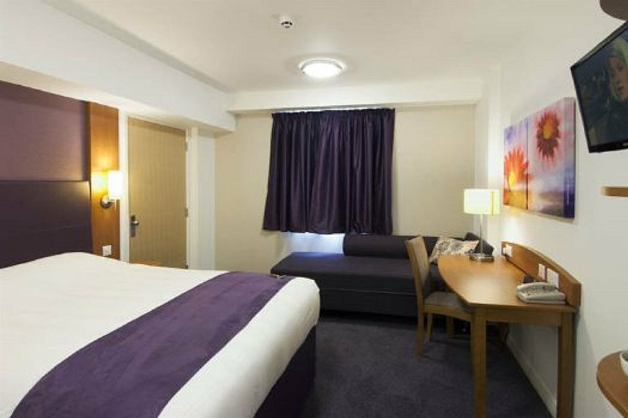 Premier Inn Oldham - Broadway المظهر الخارجي الصورة